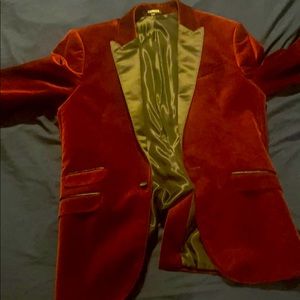 express tuxedo blazer in burgundy velvet